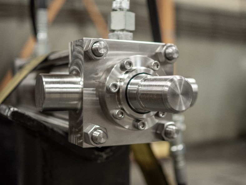 Off-the-Shelf vs Custom Hydraulic Cylinders 1