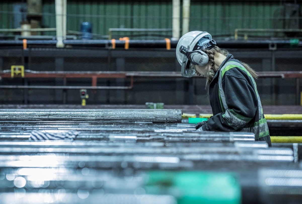 cec ontario worker 1200x810 nov 24 2021