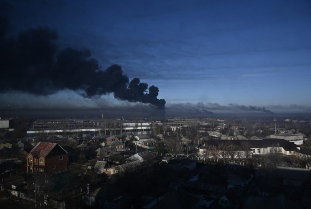Heavy Fighting Reported at Airport Near Kyiv: Ukraine Update - Oil & Gold Soar - Vimarsana News