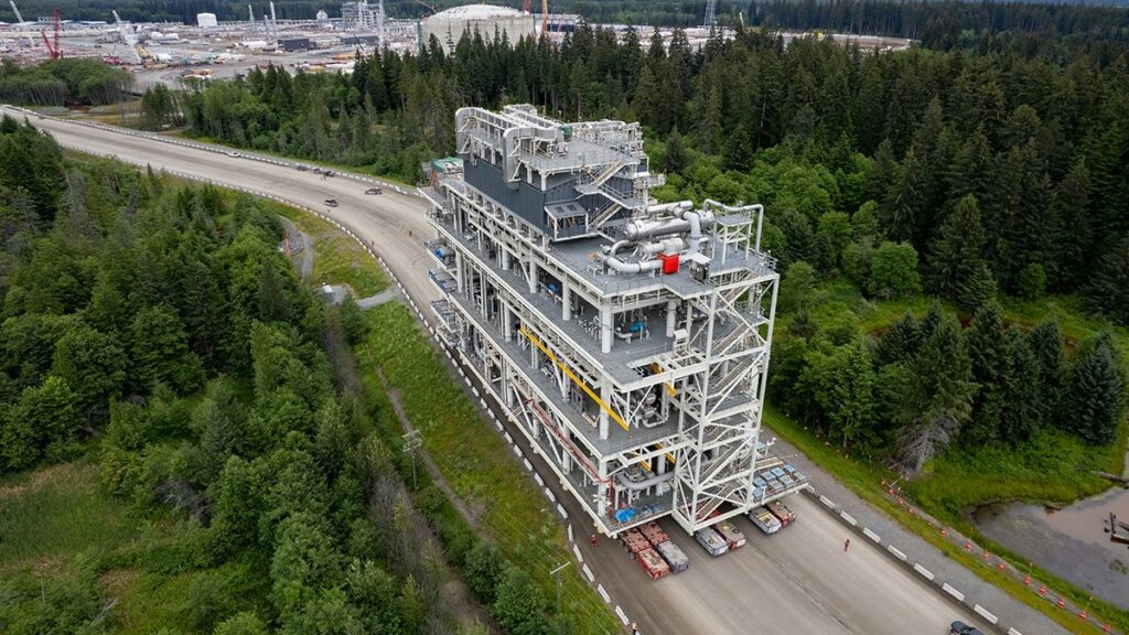 japan pm sees lng canada as a ‘flagship’ facility to help improve world energy security while lowering emissions