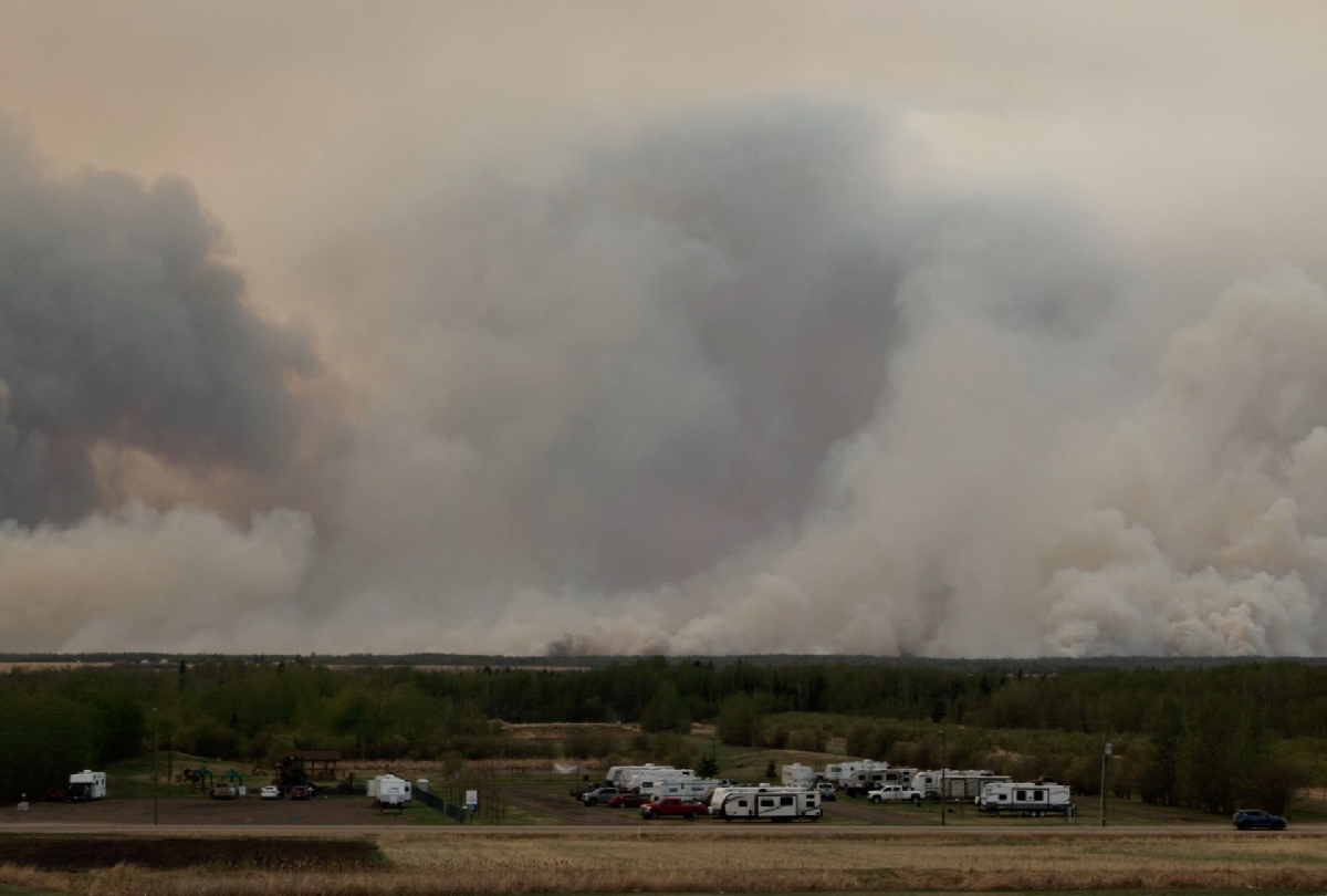 alberta wildfire 1200x810