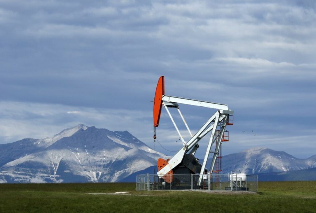 crescent point pumpjack 1200x810
