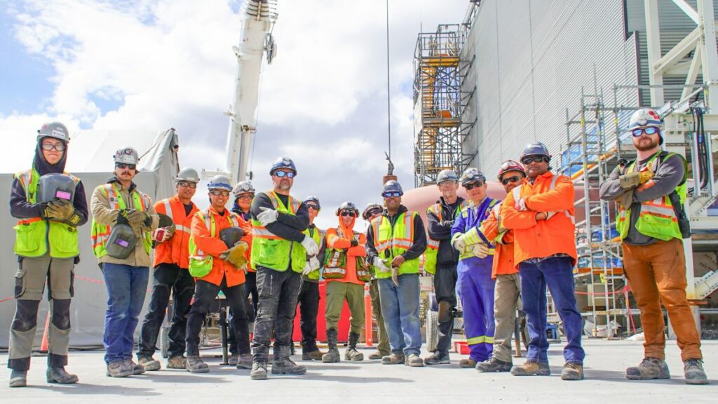 analyst says lng canada likely to start exports before year end