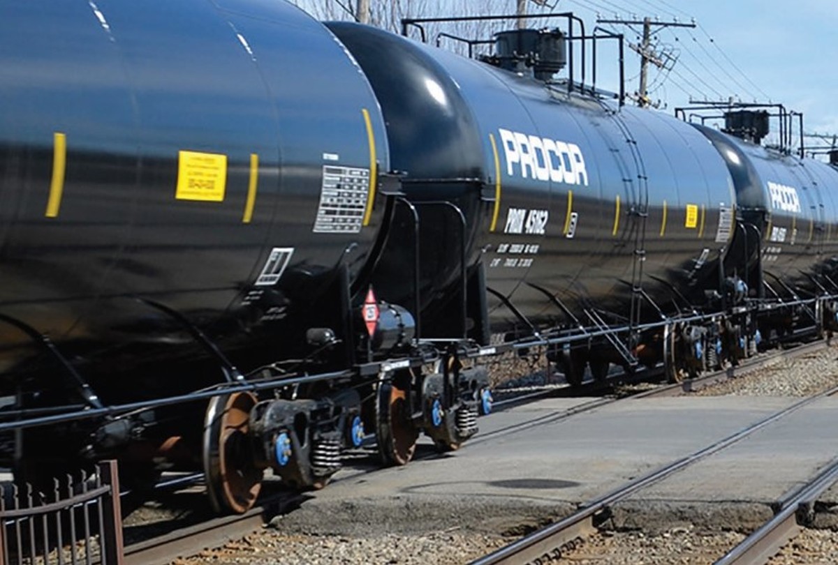 rail cars heavy oil 1200x810