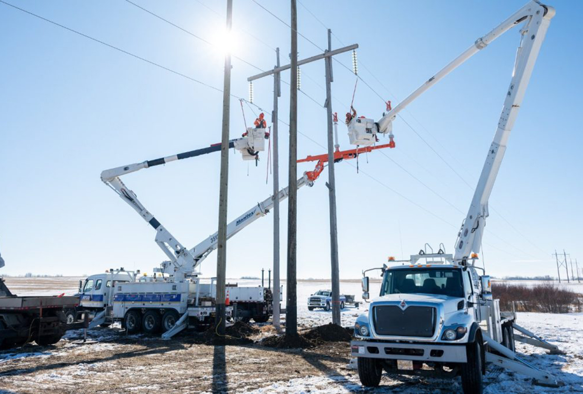 power line maintenance in alberta. photo courtesy atco 1200x810