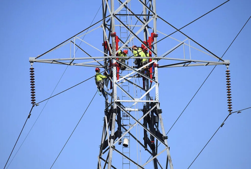 upper great plains contracted with a company to use new lifting