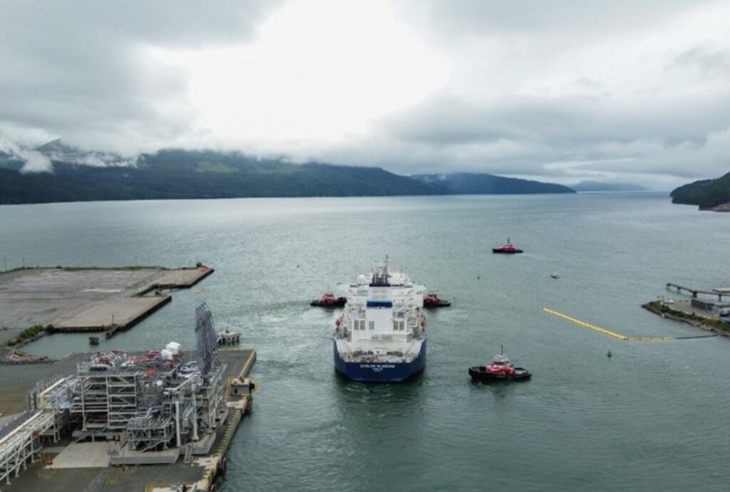 lng canada first shipment 1200x810