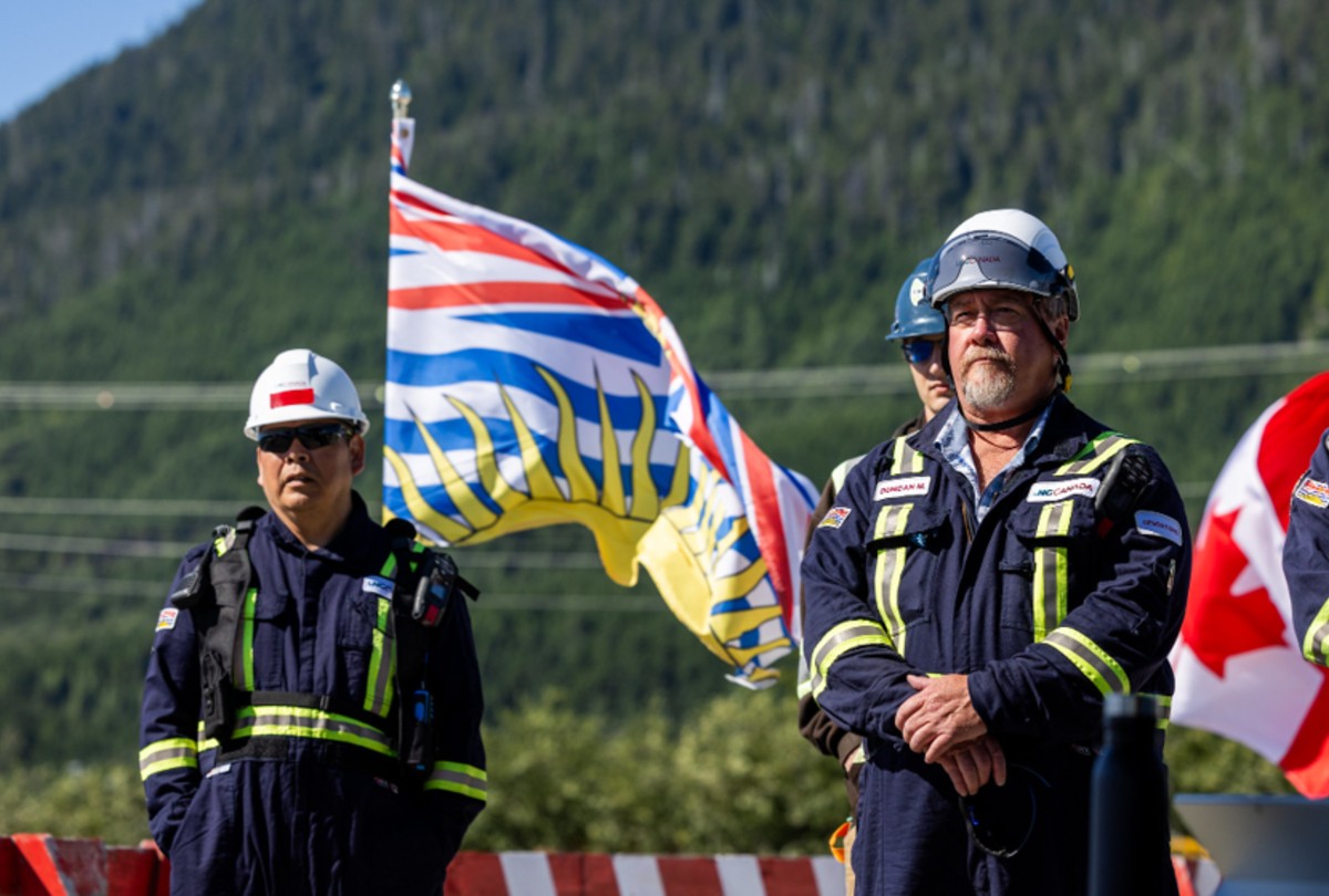 lng canada workers with bc flag 1200x810