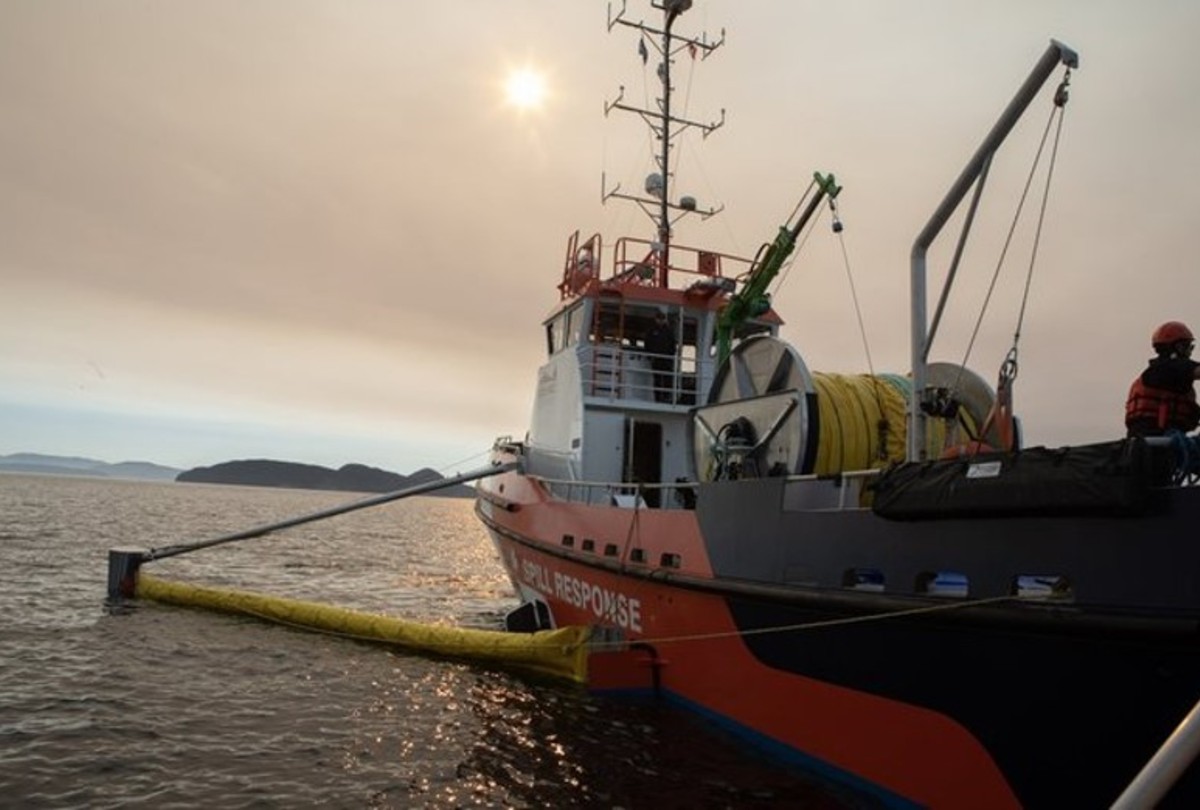 oil spill marine response 1200x810