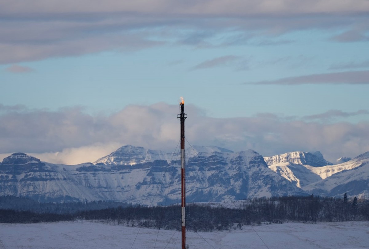 flaring jumping pound gas plant alberta 1200x810
