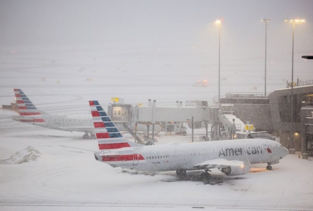 snow strom flights 1200x810