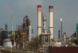 venezuela refinery 1200x810