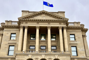 alberta legislature in edmonton 1200x810