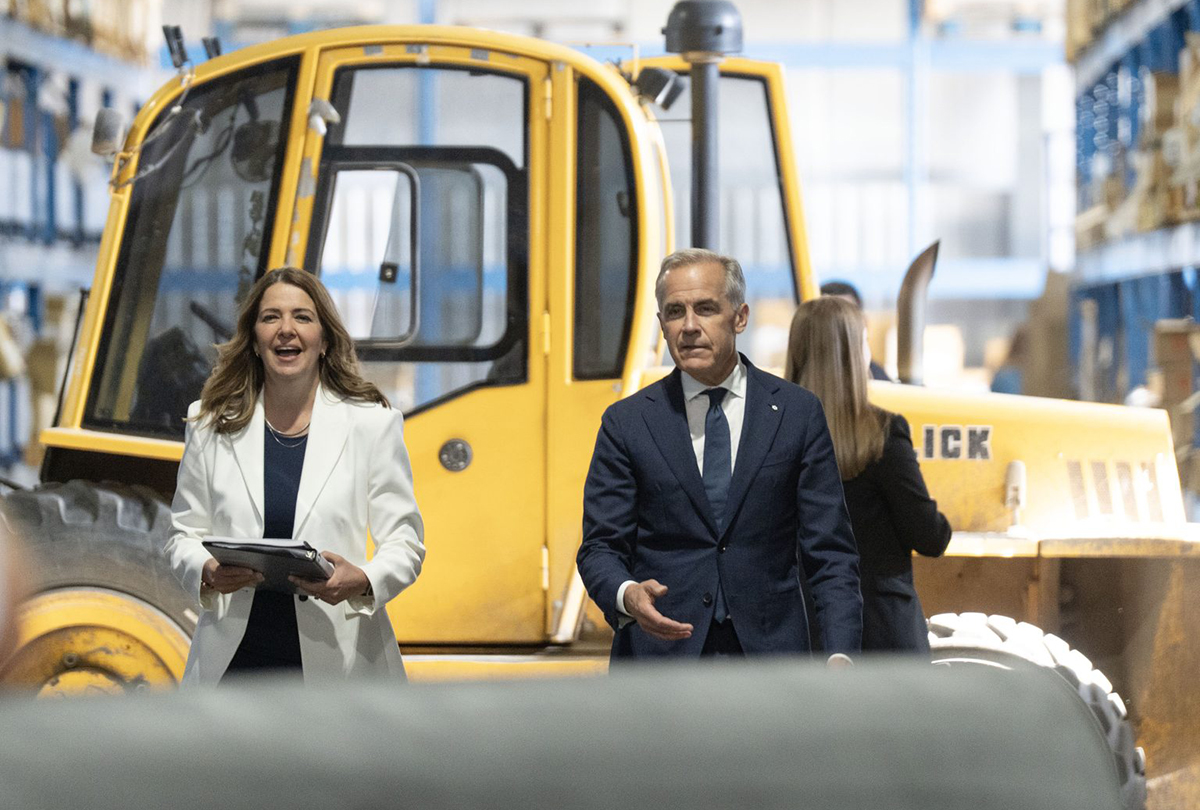 cp176570025 prime minister mark carney and alberta premier danielle smith arrive to announce a proposed pipeline from alberta to the b.c. coast 1200x810