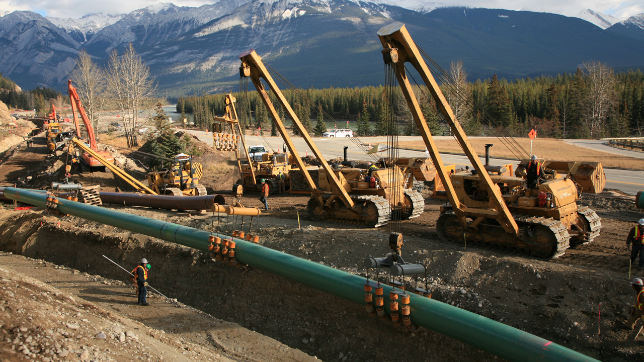 Fraser Institute News Release - Pipelines 2 times safer than rail for oil transportation tankers have safest record of all