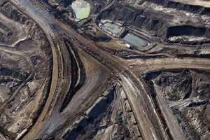 Oil Sands Help Shale Stymie OPEC’s Effort to Rebalance Market